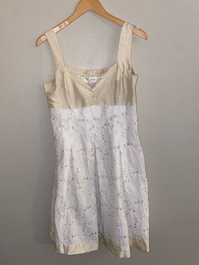 ECI New York Gold Ivory Eyelet Sequin Dress Size 8 Silk Trim